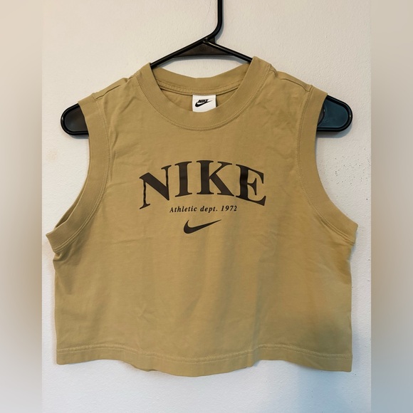 Nike women’s Crop Tank - Size S - Picture 3 of 6